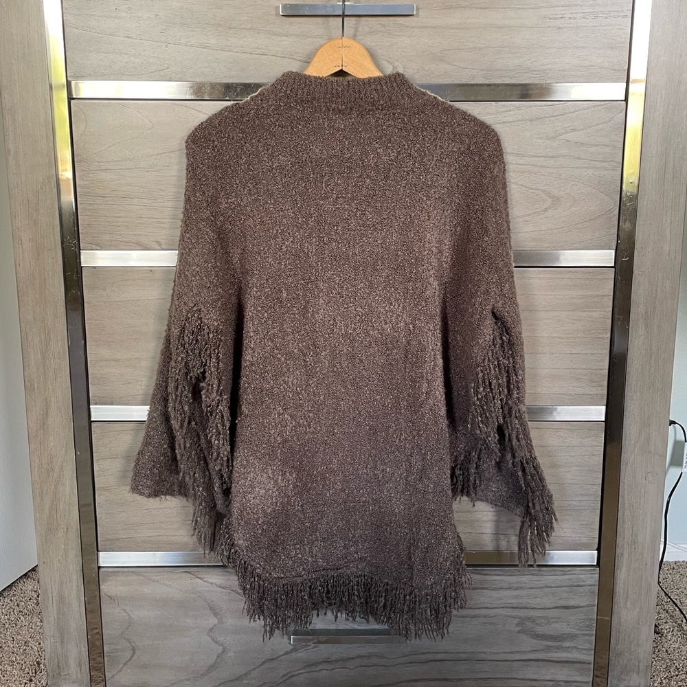 Alyafoi Sweater - Picture 10 of 16